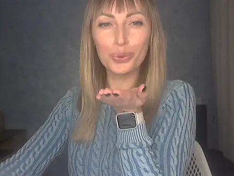 Snapshot of EffectMaya chatting on 11/13/25, 03:11 EffectMaya online show from 11/13/25, 03:11