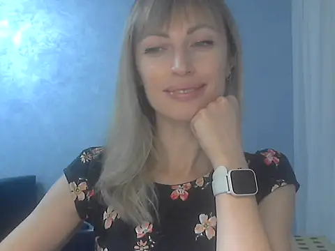 Snapshot of EffectMaya chatting on 11/24/25, 04:18 EffectMaya online show from 11/24/25, 04:18