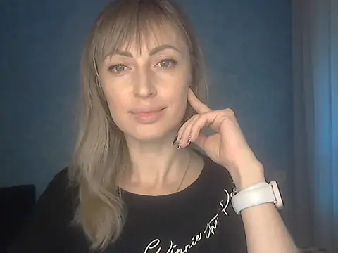 Snapshot of EffectMaya chatting on 11/26/25, 11:22 EffectMaya online show from 11/26/25, 11:22