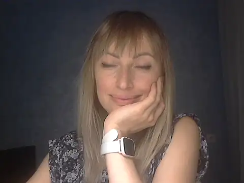 Snapshot of EffectMaya chatting on 12/01/25, 06:35 EffectMaya online show from 12/01/25, 06:35