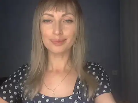 Snapshot of EffectMaya chatting on 12/14/25, 06:23 EffectMaya online show from 12/14/25, 06:23