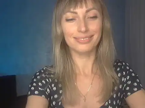 Snapshot of EffectMaya chatting on 12/15/25, 06:34 EffectMaya online show from 12/15/25, 06:34