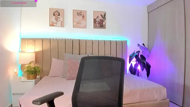 Victoria romanox online show from 11/18/25, 05:28