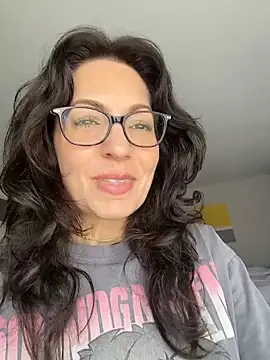 BeautifulMesss online show from 04/15/26, 04:47