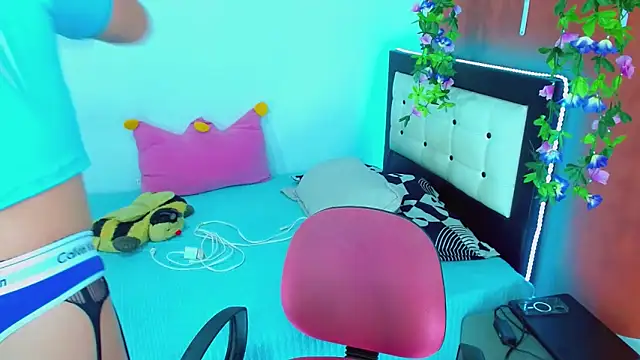 Snapshot of TaylorMon chatting on 01/05/26, 07:50 TaylorMon online show from 01/05/26, 07:50