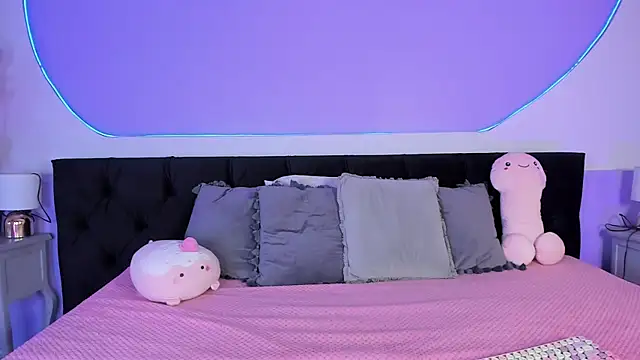 Snapshot of Julieta_Cortes__ chatting on 10/22/25, 12:05 Julieta Cortes online show from 10/22/25, 12:05