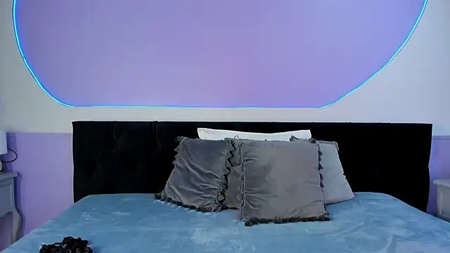 Snapshot of Julieta_Cortes__ chatting on 11/26/25, 11:44 Julieta Cortes online show from 11/26/25, 11:44