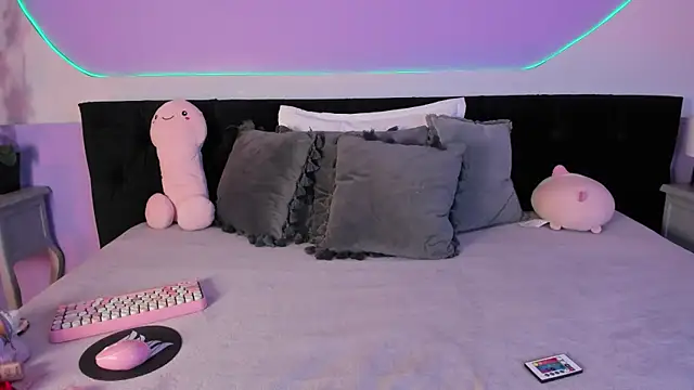 Snapshot of Julieta_Cortes__ chatting on 12/03/25, 12:03 Julieta Cortes online show from 12/03/25, 12:03