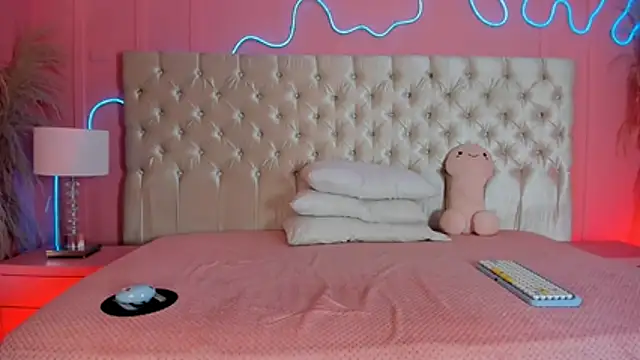 Julieta Cortes   online show from 02/16/26, 12:12