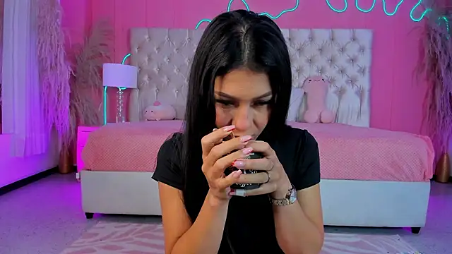 Snapshot of Julieta_Cortes__ chatting on 03/05/26, 11:50 Julieta Cortes online show from 03/05/26, 11:50