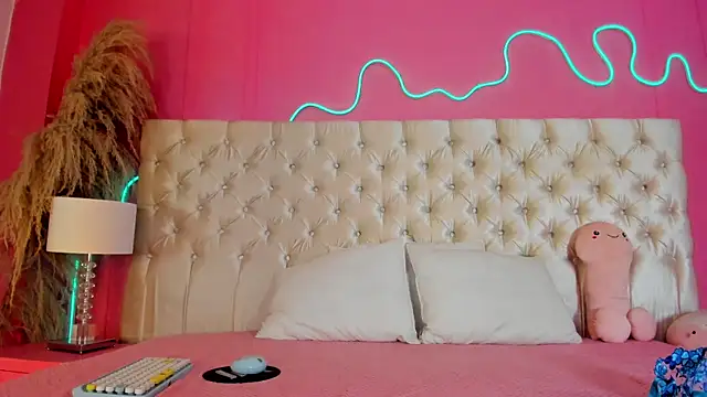 Snapshot of Julieta_Cortes__ chatting on 03/31/26, 11:54 Julieta Cortes online show from 03/31/26, 11:54