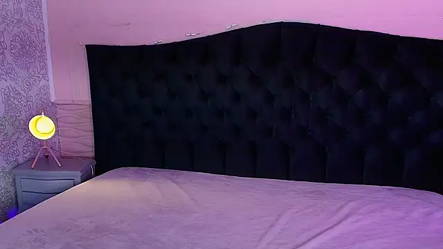 Snapshot of Julieta_Cortes__ chatting on 04/08/26, 12:05 Julieta Cortes online show from 04/08/26, 12:05