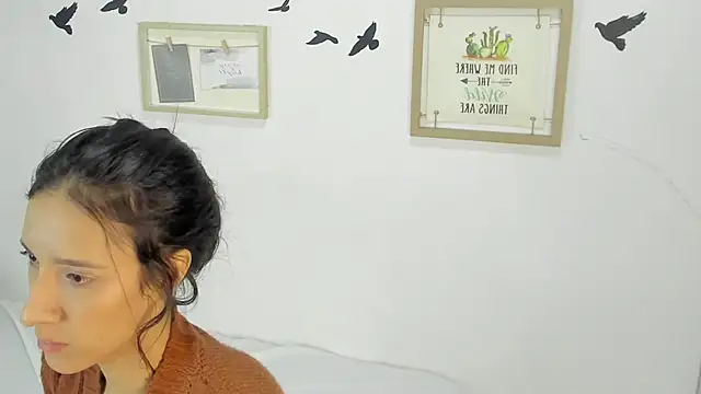 Snapshot of rousesuly chatting on 12/11/24, 02:41 rousesuly online show from 12/11/24, 02:41