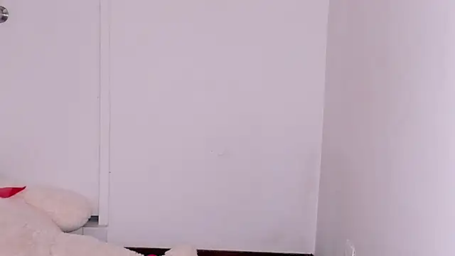 Snapshot of rousesuly chatting on 01/31/25, 10:52 rousesuly online show from 01/31/25, 10:52