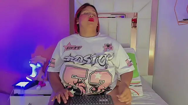 Alanna hot3 online show from 05/06/26, 07:52