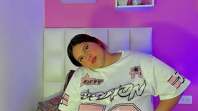 Snapshot of Alanna_hot3 chatting on 07/03/26, 05:52 Alanna hot3 online show from 07/03/26, 05:52