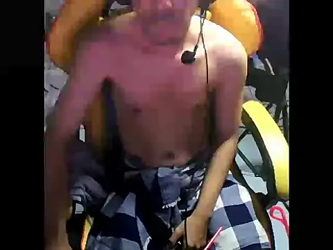 cloudyth1994 online show from 12/14/24, 09:56