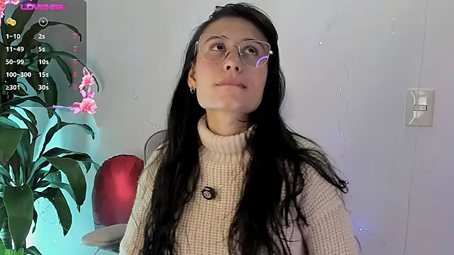 NayeCloud online show from 04/15/26, 02:24