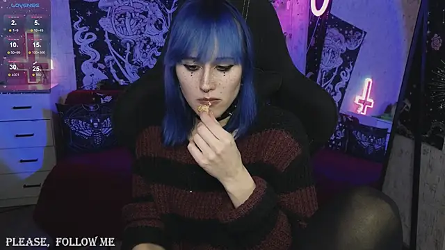 Snapshot of little_Elika chatting on 12/03/24, 12:35 little Elika online show from 12/03/24, 12:35