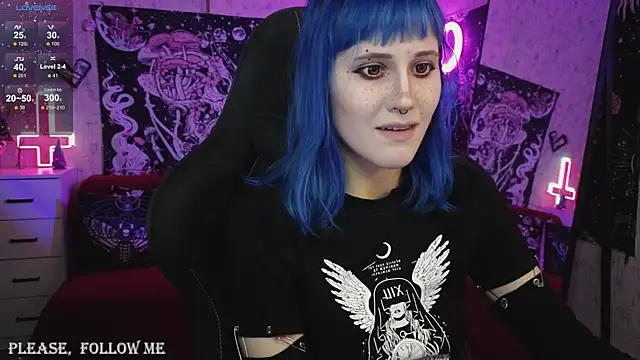 Snapshot of little_Elika chatting on 01/12/25, 11:04 little Elika online show from 01/12/25, 11:04