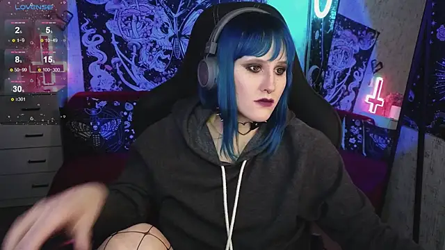 Snapshot of little_Elika chatting on 02/27/25, 12:43 little Elika online show from 02/27/25, 12:43