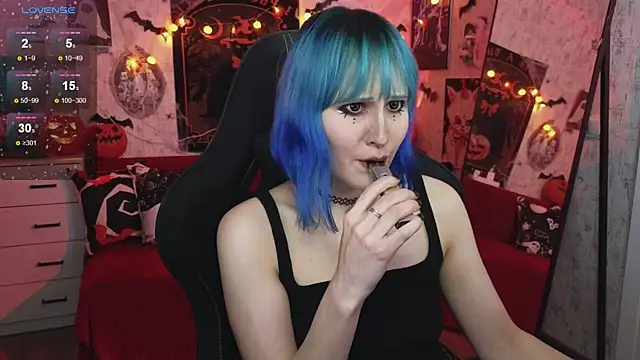 Snapshot of little_Elika chatting on 10/16/25, 09:38 little Elika online show from 10/16/25, 09:38