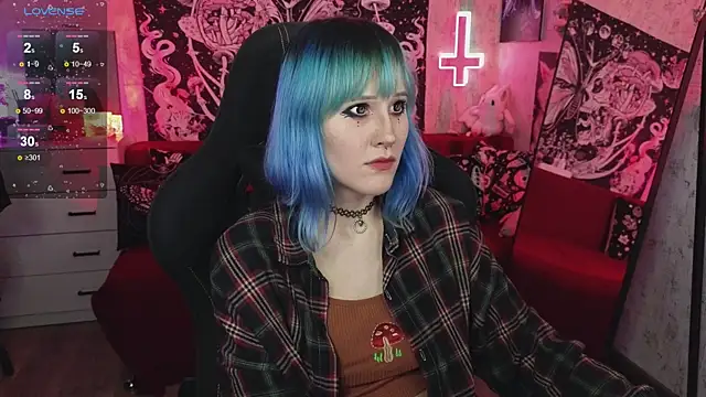 Snapshot of little_Elika chatting on 11/22/25, 11:48 little Elika online show from 11/22/25, 11:48