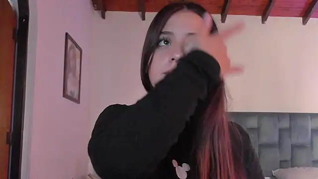 Snapshot of Sabrina_Lennox chatting on 04/14/26, 01:22 Sabrina Lennox online show from 04/14/26, 01:22