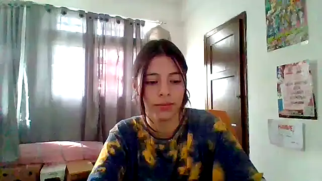 Snapshot of Sasha_Petitte chatting on 02/10/25, 01:33 Sasha Petitte online show from 02/10/25, 01:33