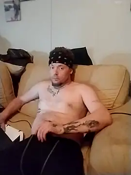 Snapshot of dadyyD95 chatting on 03/27/26, 06:08 dadyyD95 online show from 03/27/26, 06:08