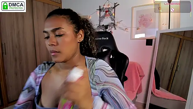 aleja montiel   online show from 12/05/25, 12:58