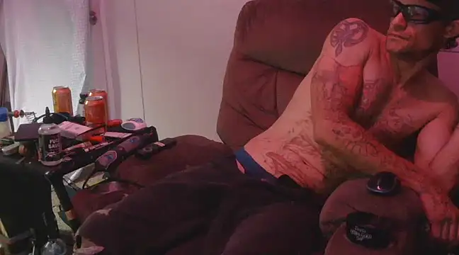 Snapshot of TheOneYouLove69 chatting on 03/07/25, 09:27 TheOneYouLove69 online show from 03/07/25, 09:27