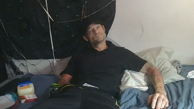 Snapshot of TheOneYouLove69 chatting on 10/14/25, 08:31 TheOneYouLove69 online show from 10/14/25, 08:31