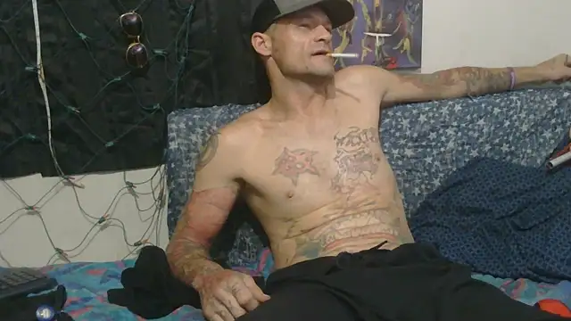 Snapshot of TheOneYouLove69 chatting on 11/02/25, 01:52 TheOneYouLove69 online show from 11/02/25, 01:52