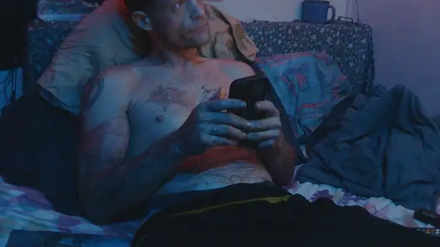 Snapshot of TheOneYouLove69 chatting on 11/09/25, 08:18 TheOneYouLove69 online show from 11/09/25, 08:18