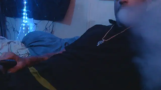 Snapshot of TheOneYouLove69 chatting on 11/30/25, 04:38 TheOneYouLove69 online show from 11/30/25, 04:38