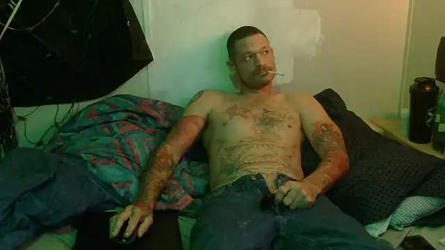 Snapshot of TheOneYouLove69 chatting on 12/20/25, 04:19 TheOneYouLove69 online show from 12/20/25, 04:19