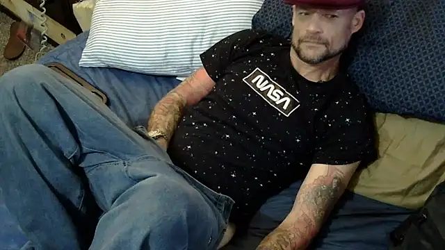 Snapshot of TheOneYouLove69 chatting on 03/08/26, 10:13 TheOneYouLove69 online show from 03/08/26, 10:13