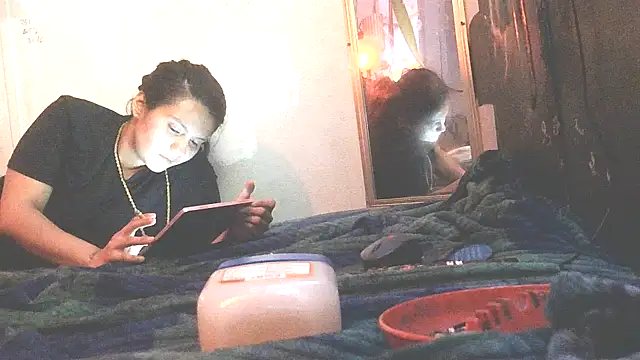 Snapshot of TheOneYouLove69 chatting on 03/12/26, 04:40 TheOneYouLove69 online show from 03/12/26, 04:40