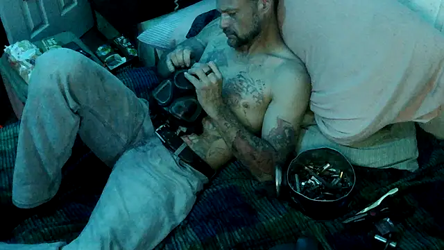 Snapshot of TheOneYouLove69 chatting on 03/18/26, 01:31 TheOneYouLove69 online show from 03/18/26, 01:31