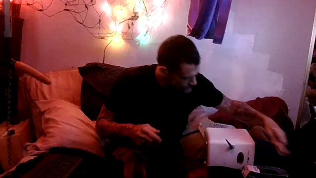 Snapshot of TheOneYouLove69 chatting on 03/20/26, 12:48 TheOneYouLove69 online show from 03/20/26, 12:48