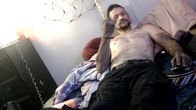 Snapshot of TheOneYouLove69 chatting on 03/27/26, 11:48 TheOneYouLove69 online show from 03/27/26, 11:48