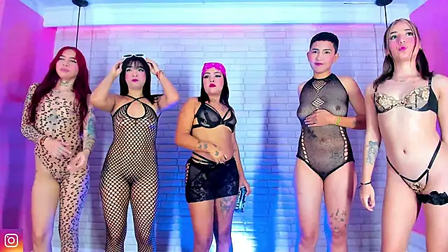 Snapshot of GIRLS_DIRTY_XTREME chatting on 02/04/25, 05:21 GIRLS DIRTY XTREME online show from 02/04/25, 05:21