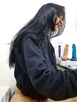 Snapshot of Calypso226 chatting on 11/13/25, 11:47 Calypso226 online show from 11/13/25, 11:47