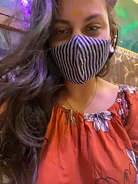 Snapshot of HaaniKaur chatting on 12/31/24, 06:35 HaaniKaur online show from 12/31/24, 06:35