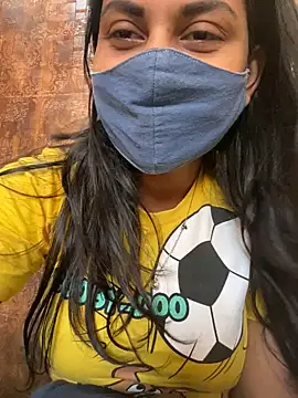 Snapshot of HaaniKaur chatting on 01/04/25, 07:55 HaaniKaur online show from 01/04/25, 07:55