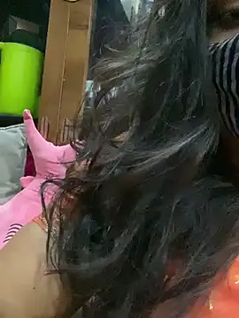 Snapshot of HaaniKaur chatting on 03/06/25, 05:22 HaaniKaur online show from 03/06/25, 05:22