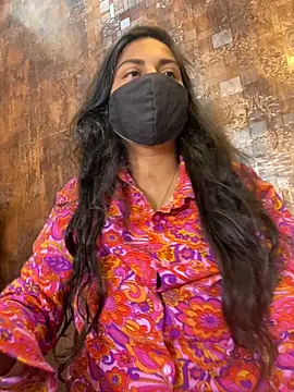 Snapshot of HaaniKaur chatting on 10/31/25, 07:53 HaaniKaur online show from 10/31/25, 07:53