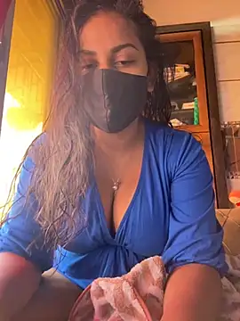 Snapshot of HaaniKaur chatting on 11/19/25, 08:03 HaaniKaur online show from 11/19/25, 08:03