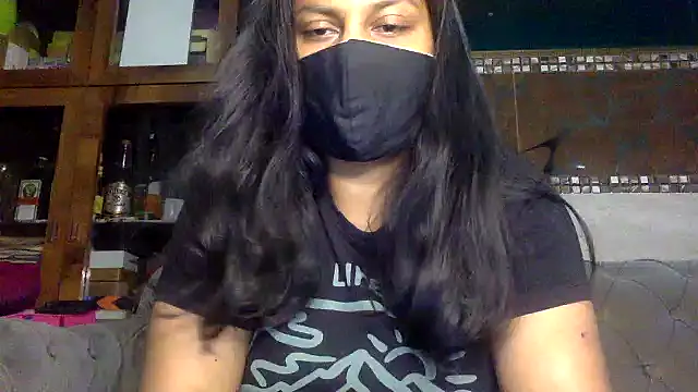 Snapshot of HaaniKaur chatting on 01/05/26, 05:49 HaaniKaur online show from 01/05/26, 05:49